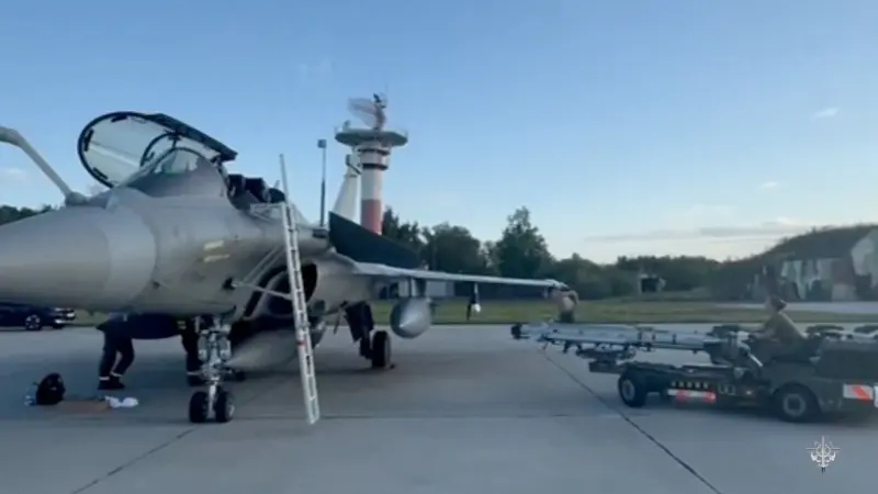 "خطوة وقائية".. بولندا تدفع بطائرات وتغلق مطار لوبلين