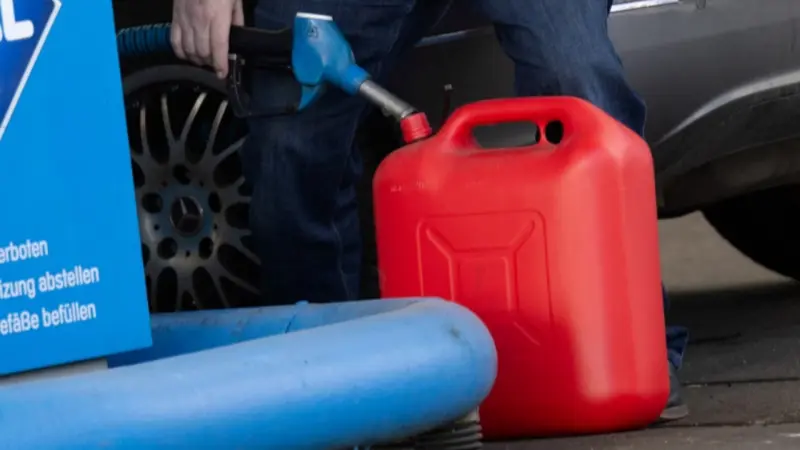 أسعار المحروقات في لبنان اليوم.. جدول جديد يرفع كلفة النقل والمولدات