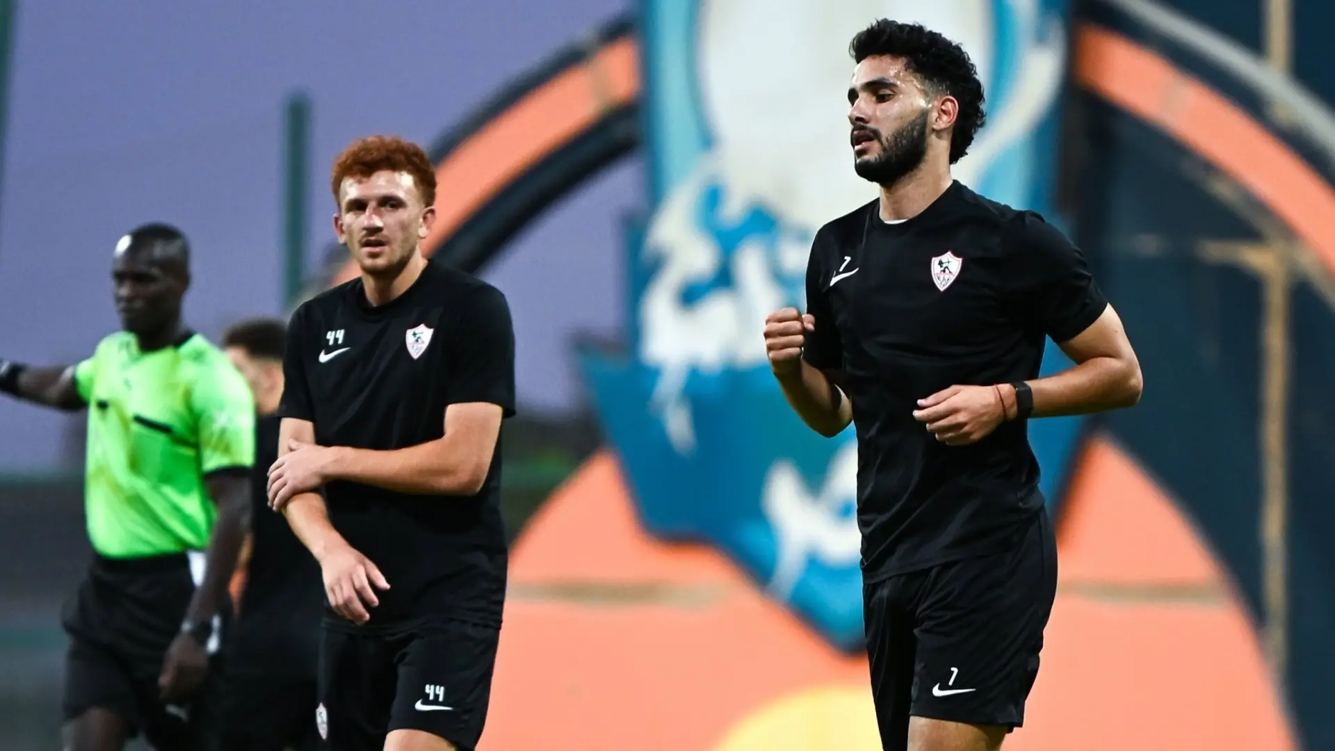 الزمالك يبحث عن انتصاره الأول في الموسم أمام البنك الأهلي (إكس) الزمالك يبحث عن انتصاره الأول في الموسم أمام البنك الأهلي (إكس)