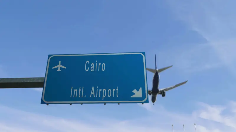 ضريبة الخروج من مصر تُشعل وسائل التواصل الاجتماعي