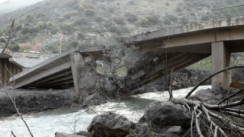 إسرائيل تعلن تدمير جسرين على نهر الليطاني في لبنان