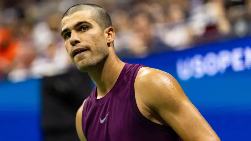 رادوكانو تدافع عن قصة شعر ألكاراز: "المهم ما يقدمه في الملعب"