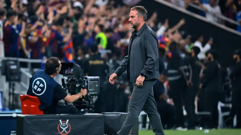 تشكيلة برشلونة اليوم أمام راسينغ سانتاندير.. فليك يختار المداورة