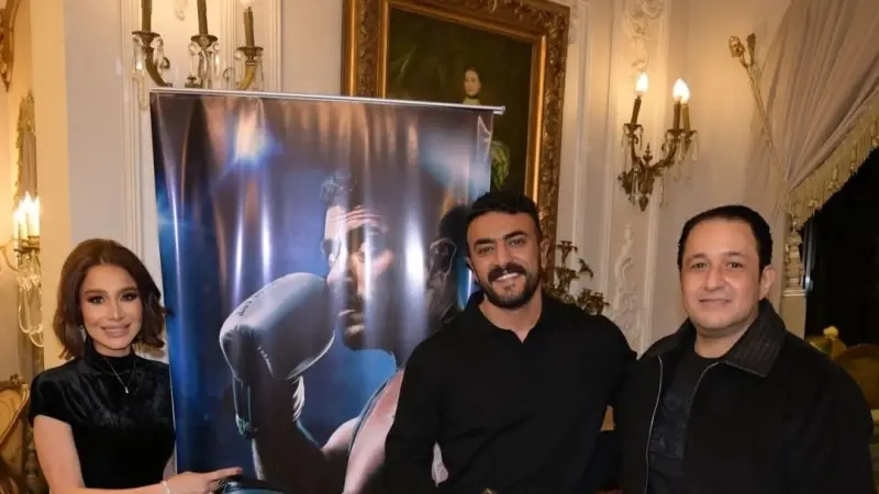 صور- لماذا وضعت بسمة وهبة بوستر أحمد العوضي في حفل عيد ميلادها؟