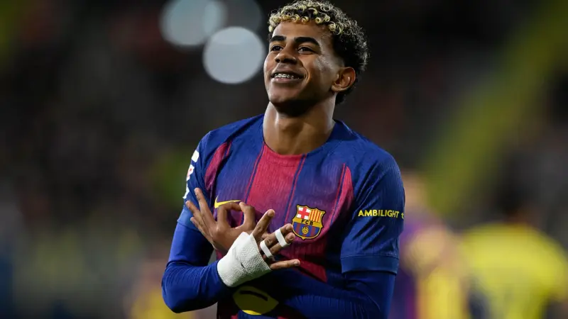 غياب لامين يامال عن تدريبات برشلونة يثير القلق.. هل يعاني من إصابة؟