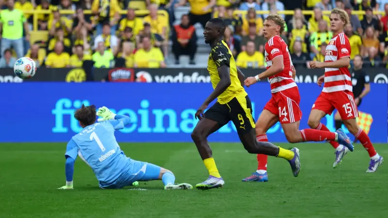 الدوري الألماني - ثنائية غيراسي تقود دورتموند إلى انتصاره الأول