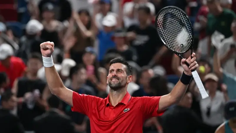 ديوكوفيتش يبلغ نهائي دورة أثينا بعد فوزه على هانفمان