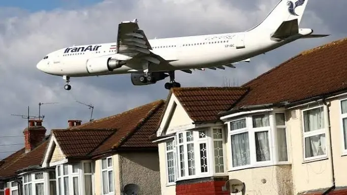 مطار النجف يعيد فتح أجوائه أمام الرحلات الإيرانية (رويترز) مطار النجف يعيد فتح أجوائه أمام الرحلات الإيرانية (رويترز)