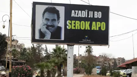 "ميثاق الأخوّة".. أوجلان يمد يده لتركيا بعد حل الحزب