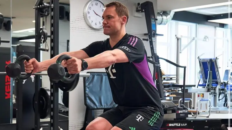 غياب نوير ورحيل سومر يضعان بايرن ميونخ في ورطة