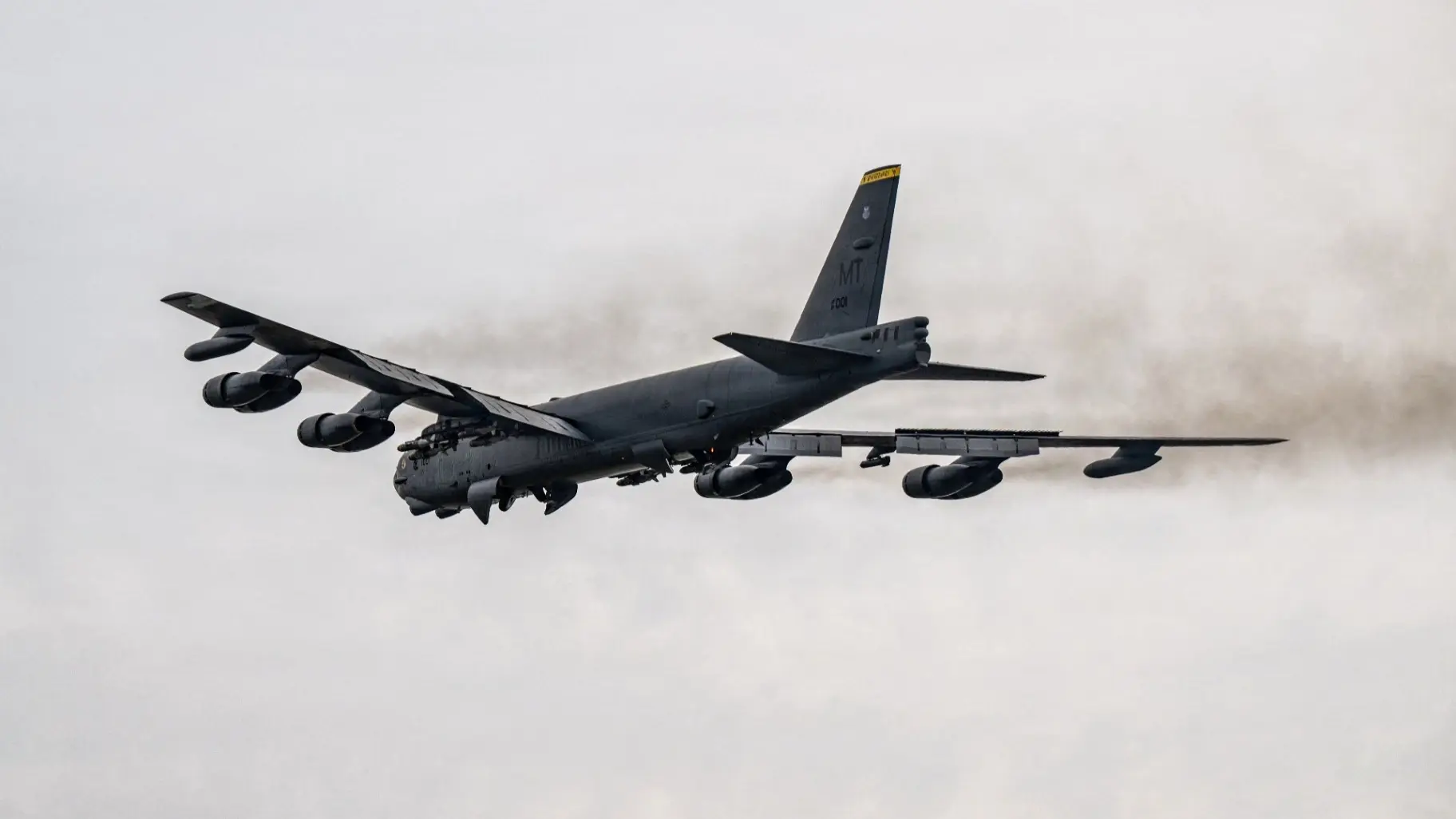 أميركا توسع عملياتها بنشر قاذفات من طراز B-52 فوق إيران.. هذه مهمتها 