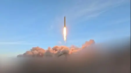 أكبر هجوم.. "حزب الله" يطلق 200 صاروخ على إسرائيل