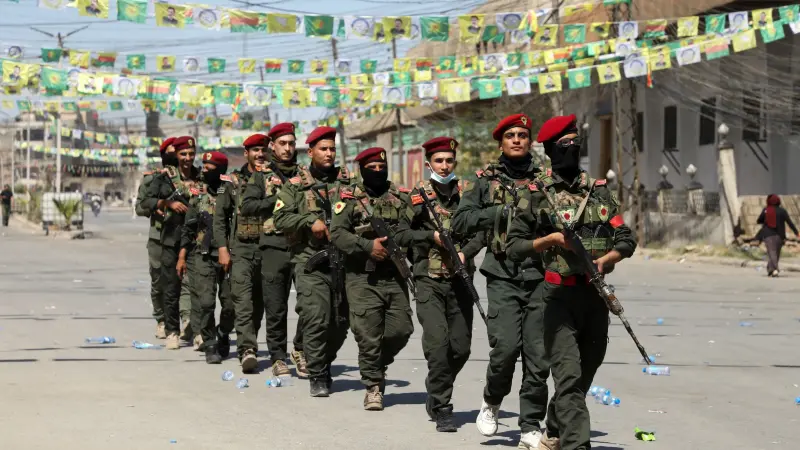 الوحدة الكردية على الطاولة.. ماذا يقصد عبدي بمشروع الكونفدرالية؟