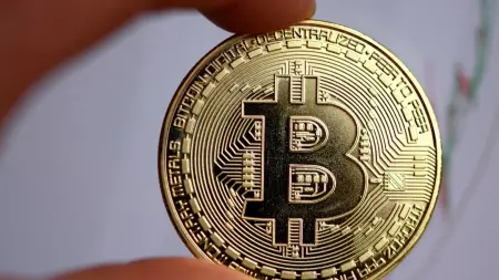 بيتكوين تحول بالخطأ 40 مليار دولار.. ما القصة؟