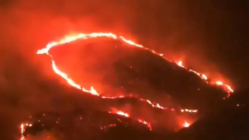 تفاصيل حريق بني مالك جنوب الطائف تتصدر المشهد في السعودية