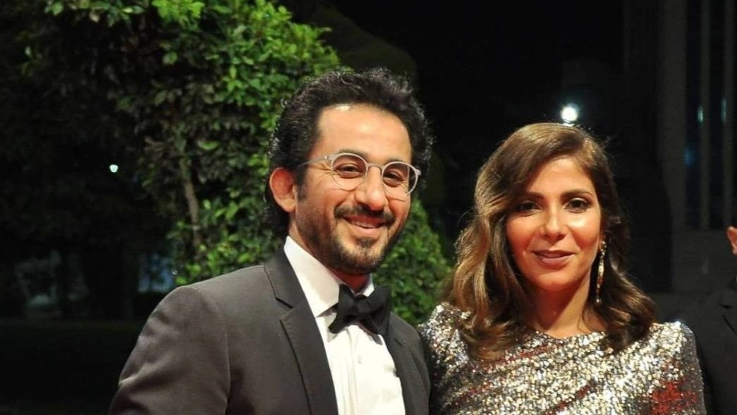 بعد نحو ربع قرن زواج.. ما حقيقة انفصال منى زكي وأحمد حلمي؟ 