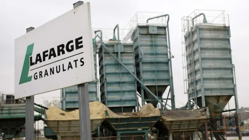 لافارج في سوريا.. النيابة الفرنسية تطالب بغرامات خيالية وعقوبات قاسية