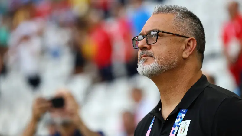 رد ناري من روجيرو ميكالي على تصريحات حسام حسن.. ماذا قال؟