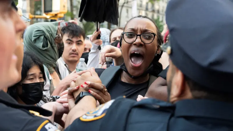 فصل مؤقت لعشرات الطلاب في جامعة كولومبيا بسبب دعمهم لفلسطين