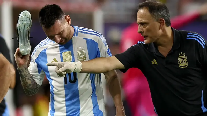 بعد الفوز بكوبا أميركا.. كم عدد ألقاب ليونيل ميسي؟