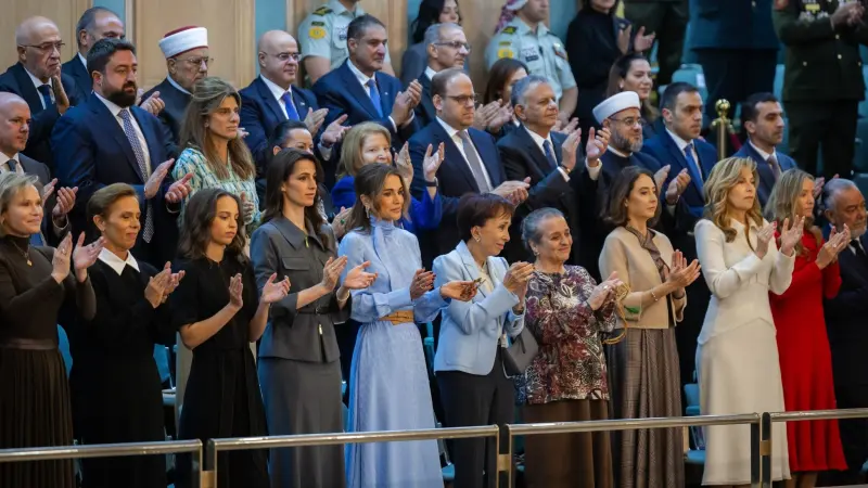 الملكة رانيا تشارك لحظات من افتتاح الدورة العادية الـ2 لمجلس الأمة الأردني