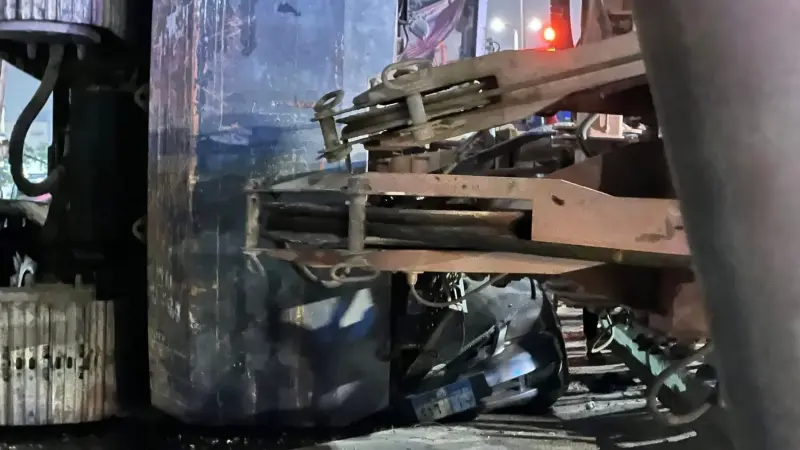 سبب حادث الأوتوستراد يثير موجة من الحزن في مصر.. تفاصيل مروعة