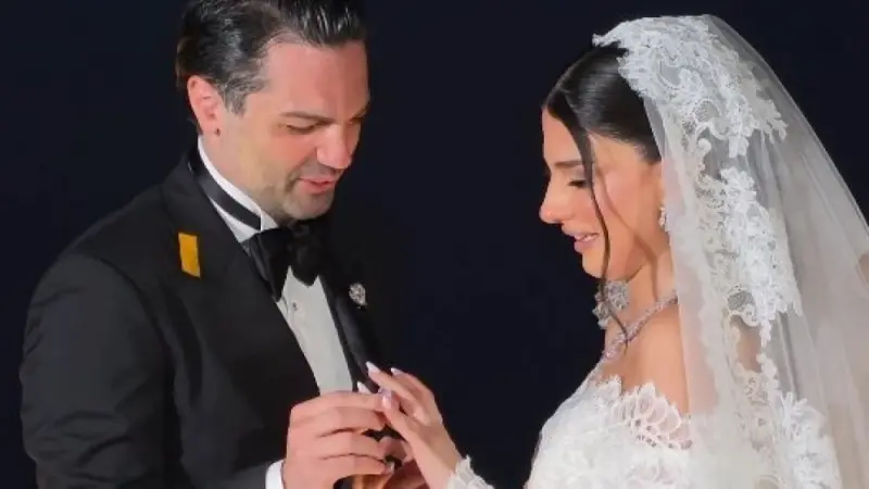 رقم خيالي للألماس الأزرق.. كم يبلغ سعر خاتم نارين بيوتي؟