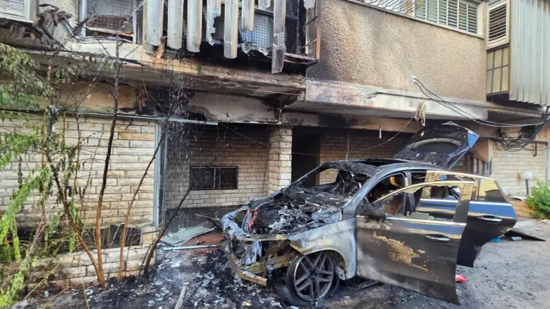 صور - انفجار سيارة في حيفا يثير الرعب في إسرائيل