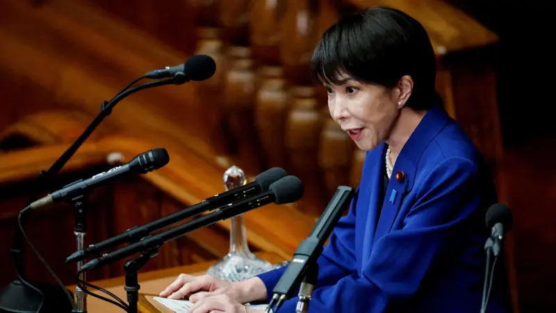 رئيسة وزراء اليابان تدرس الدعوة لانتخابات مبكرة في فبراير