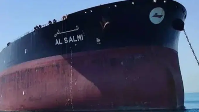 هجوم إيراني يشعل النيران في ناقلة نفط كويتية بميناء دبي