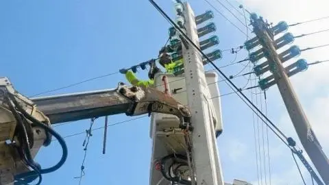 الأسلاك الكهربائية تهدّد العشوائيات في موريتانيا بالصعق القاتل