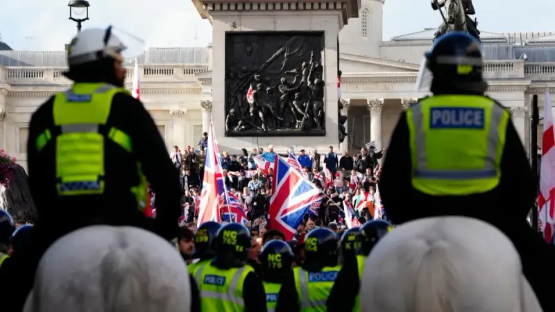 بريطانيا تبدأ الاستعداد لـ"حرب هجينة" مع روسيا
