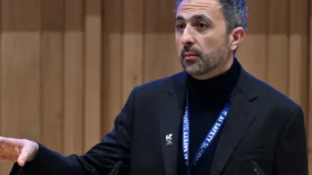 من هو مصطفى سليمان خبير الذكاء الاصطناعي في "مايكروسوفت" ؟