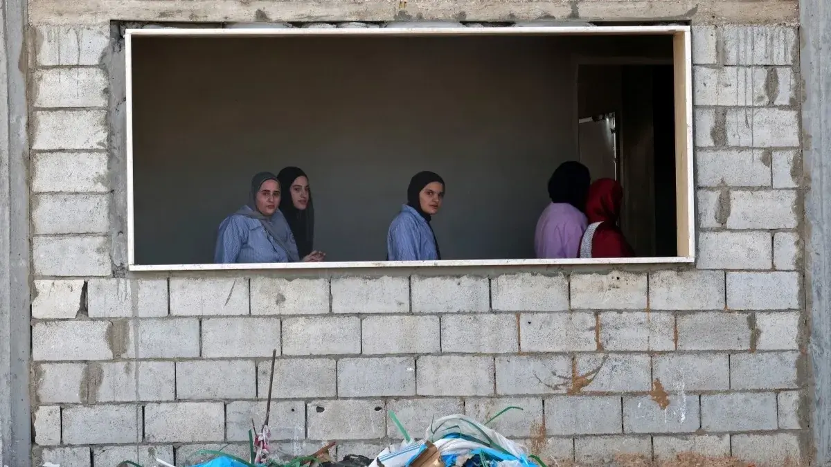 الحرب دمرت المدارس في جنوب لبنان (رويترز) الحرب دمرت المدارس في جنوب لبنان (رويترز)
