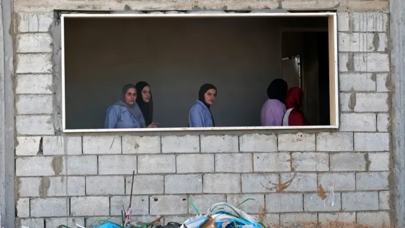 مدارس جنوب لبنان تستأنف الدراسة فوق ركام الحرب