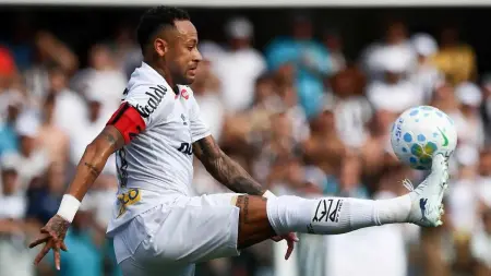 related_news_inside_blogsطفل يقبل ركبة نيمار قبل فوز سانتوس على أتلتيكو مينيرو.. ما القصة؟