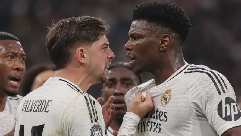 أزمة غير مسبوقة داخل ريال مدريد.. اشتباك فالفيردي وتشواميني يفجر غرفة الملابس