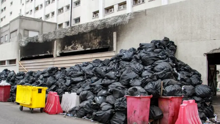 النفايات تُغرق تونس بسبب إضراب العمال