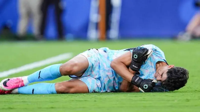 هل تبعد الإصابة ياسين بونو عن مواجهة اسكتلندا في كأس العالم 2026؟