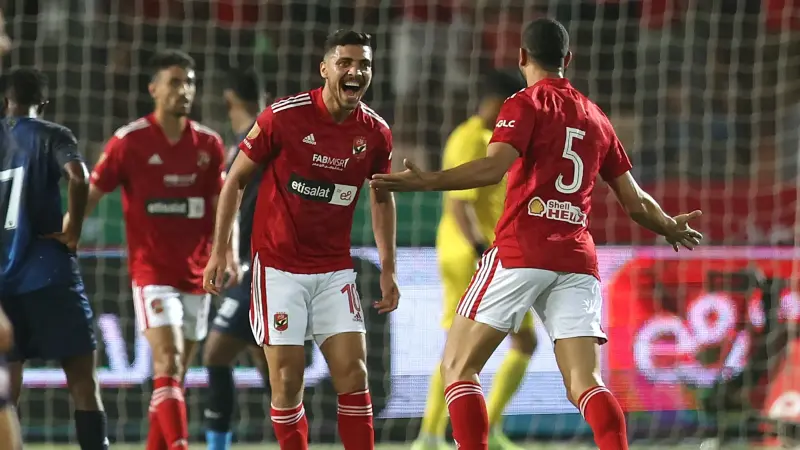 "عودة المخيف".. الأهلي المصري يعلن استعادة مهاجمه السابق محمد شريف