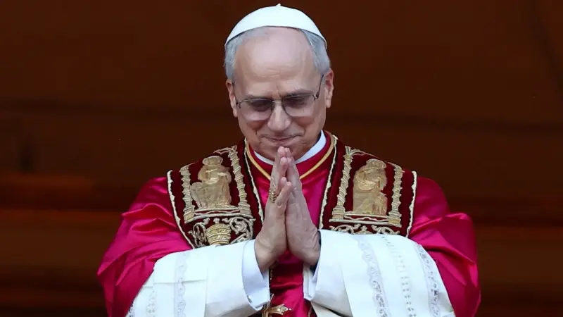 فيديو - في أوّل إطلالة له.. البابا ليو الرابع عشر يدعو للسلام