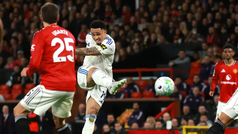 الدوري الإنجليزي - ليدز يٌسقط مانشستر يونايتد في "أولد ترافورد" لأول مرة منذ 45 سنة