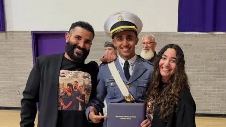 related_news_inside_blogsفيديو - أحمد سعد يمنح نجله هدية فاخرة بمناسبة التخرج