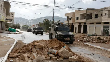 related_news_inside_blogsفيديو - اقتحامات واعتقالات شمال الضفة.. وقصف متواصل في غزة