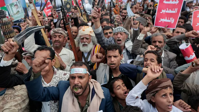 تقرير: السعودية تستعد لعملية عسكرية واسعة ضد "الحوثيين"