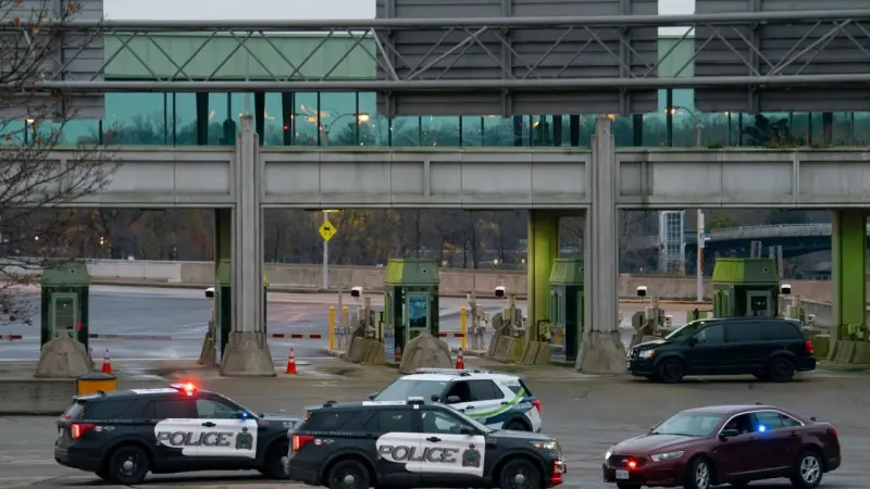 كندا.. تنكيس الأعلام 7 أيام بعد إطلاق نار مروع في مدرسة