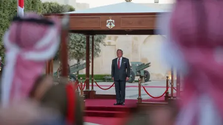 related_news_inside_blogsصور - العاهل الأردني يحضر احتفالات عيد الاستقلال الـ80 في قصر الحسينية
