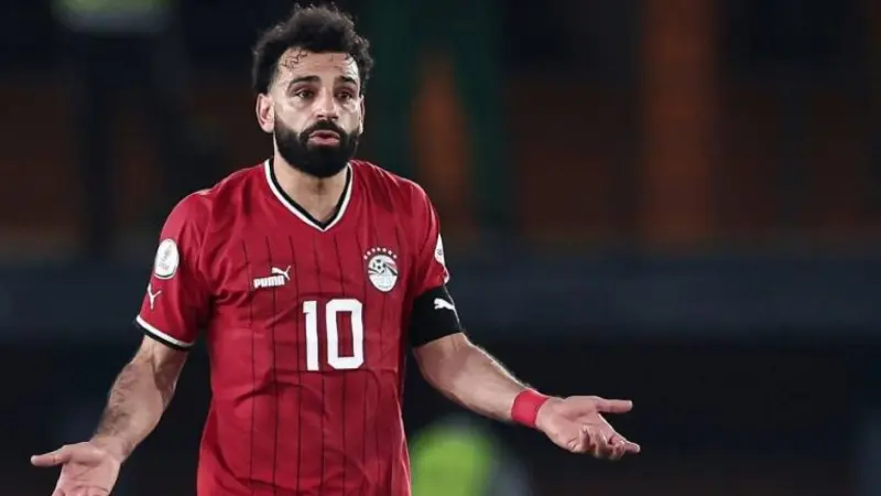 نجم ليفربول السابق يُطالب برحيل محمد صلاح