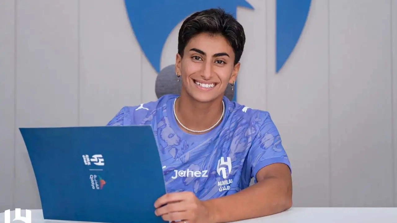 قلدت رونالدو على منصة "جوي أوردز".. من هي ليلى القحطاني لاعبة الهلال السعودي؟ 