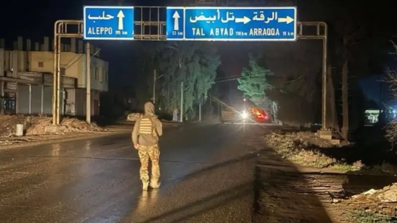 سوريا.. تفجير يقطع المياه عن الرقة واشتباكات في المنصورة